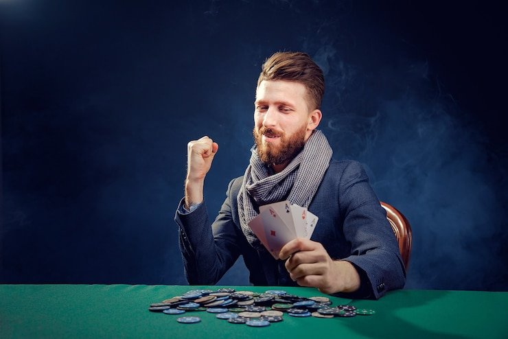 Kantor pusat supertogel dengan tim yang bekerja di layanan pelanggan dan operasi platform